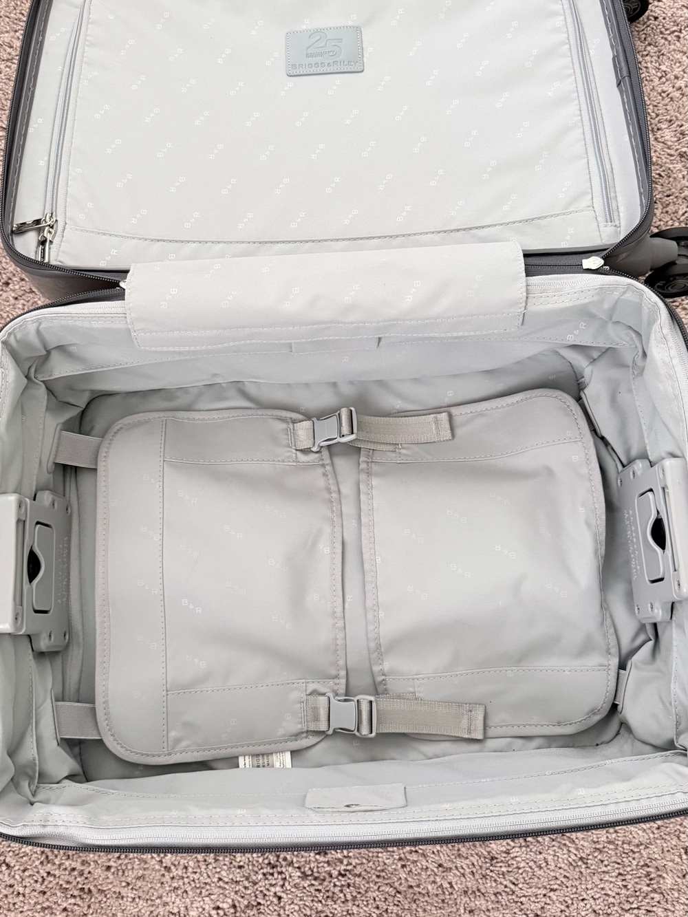 Briggs & Riley Sympatico Collection Limited Edition Carry-on Expandable Spinner - Picture 14 of 16